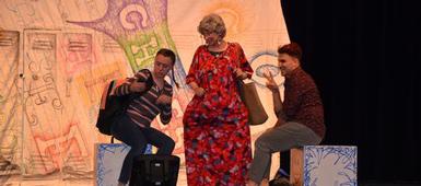 Merry-Go-Round Youth Theatre Performs for Middle School Students