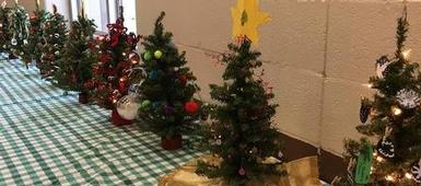 Students brighten the holidays